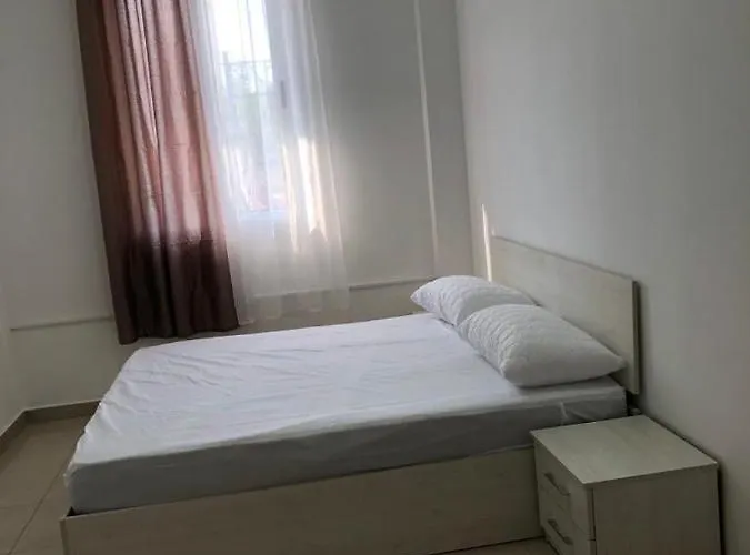 Seasidegolem * Golem (Tirana)