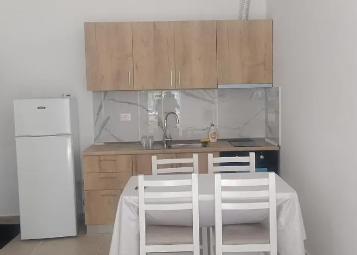 Vakantiehuis Seasidegolem Golem (Tirana)